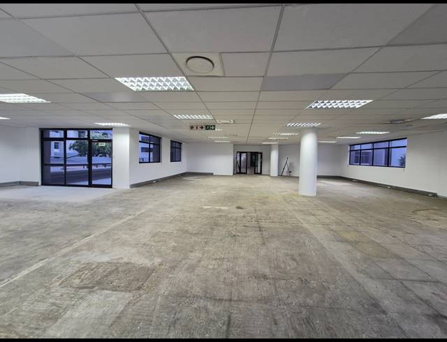 320M² OFFICE TO LET IN SUNNINGHILL